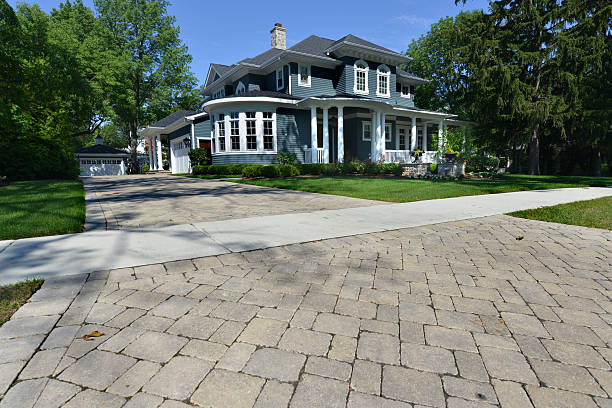 Best Professional Driveway Pavers  in Lawrenceburg, TN